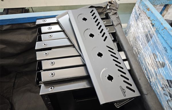 BBQ Grill Steuerpanels – Maßgeschneiderte Metall-Interfaces für Outdoor-Kochgeräte